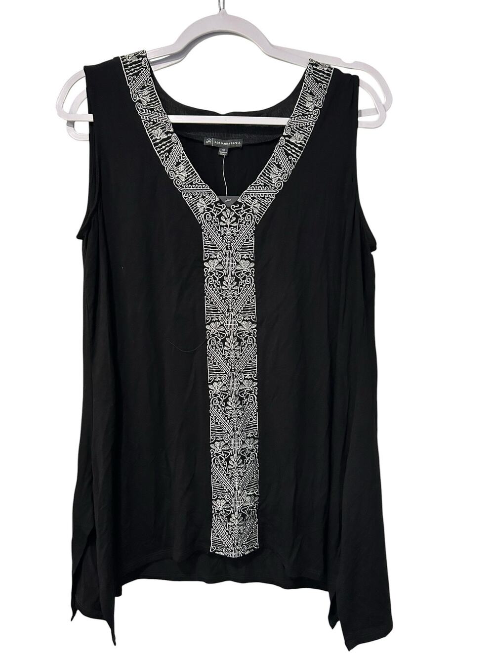 Adrianna Papell Black White NWT Sleeveless Embroidered Front Size 1X AD1S300277